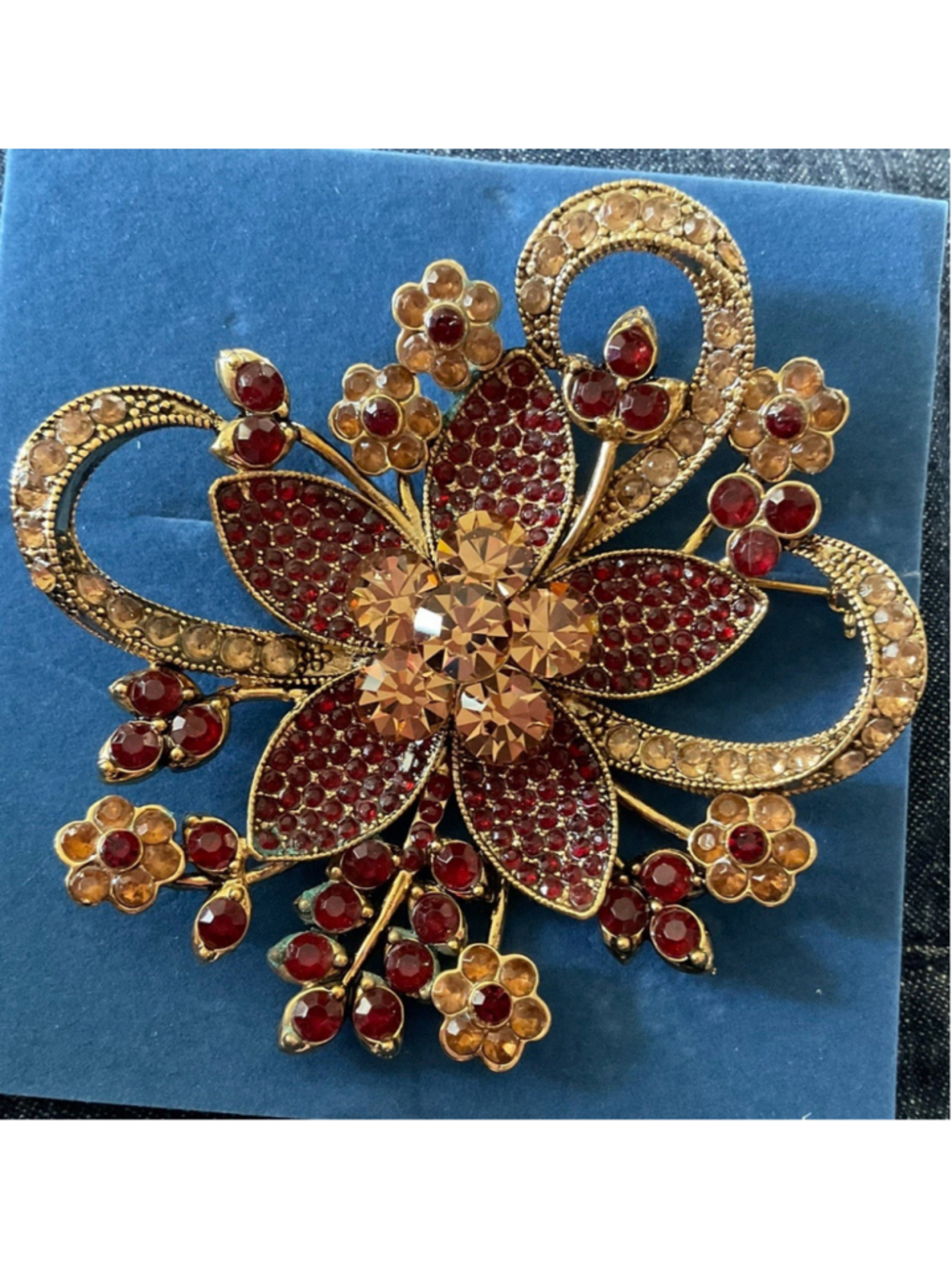 Avon 2006, 35th Anniversary Pin, Red & Gold Rhinestones On Goldtone Pin